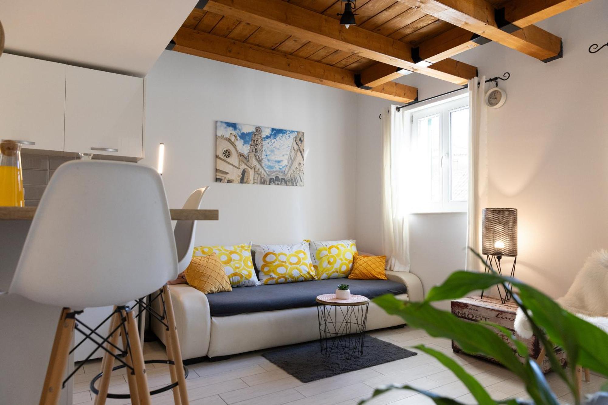 Central Split Rooms And Apartments Paese エクステリア 写真