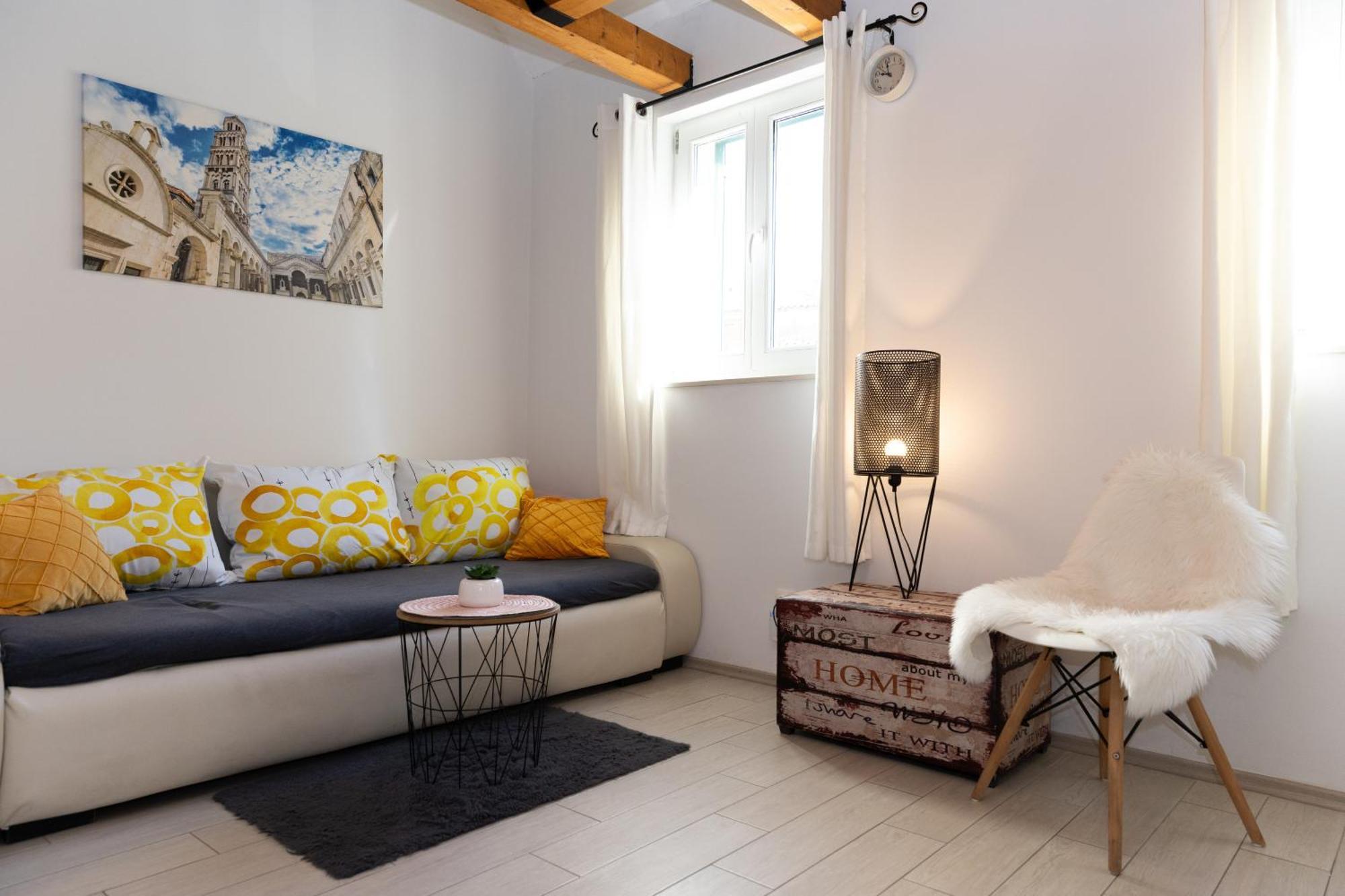 Central Split Rooms And Apartments Paese エクステリア 写真