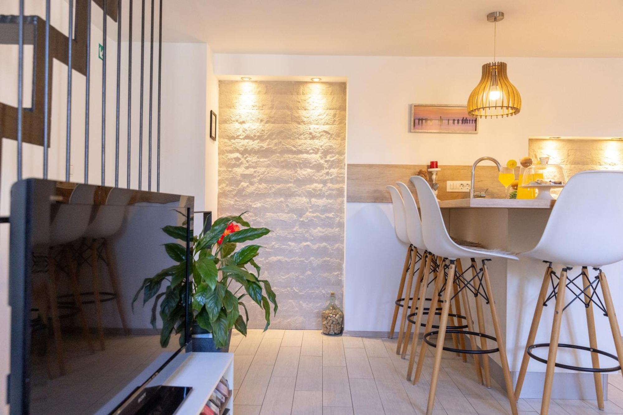 Central Split Rooms And Apartments Paese エクステリア 写真